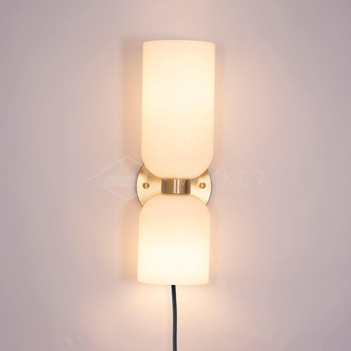 Lampa ścienna Edie z wtyczką