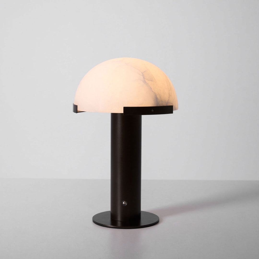 Elegancka Lampa Stołowa Alabastrowa