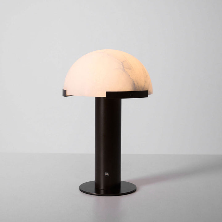 Elegancka Lampa Stołowa Alabastrowa