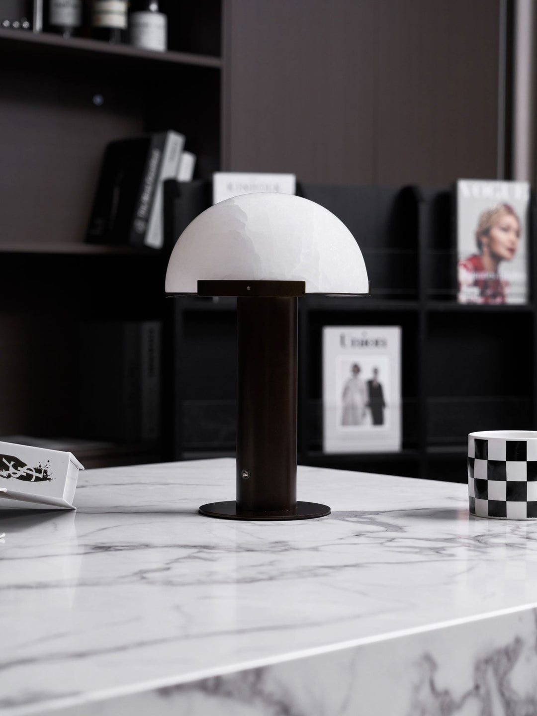 Elegancka Lampa Stołowa Alabastrowa