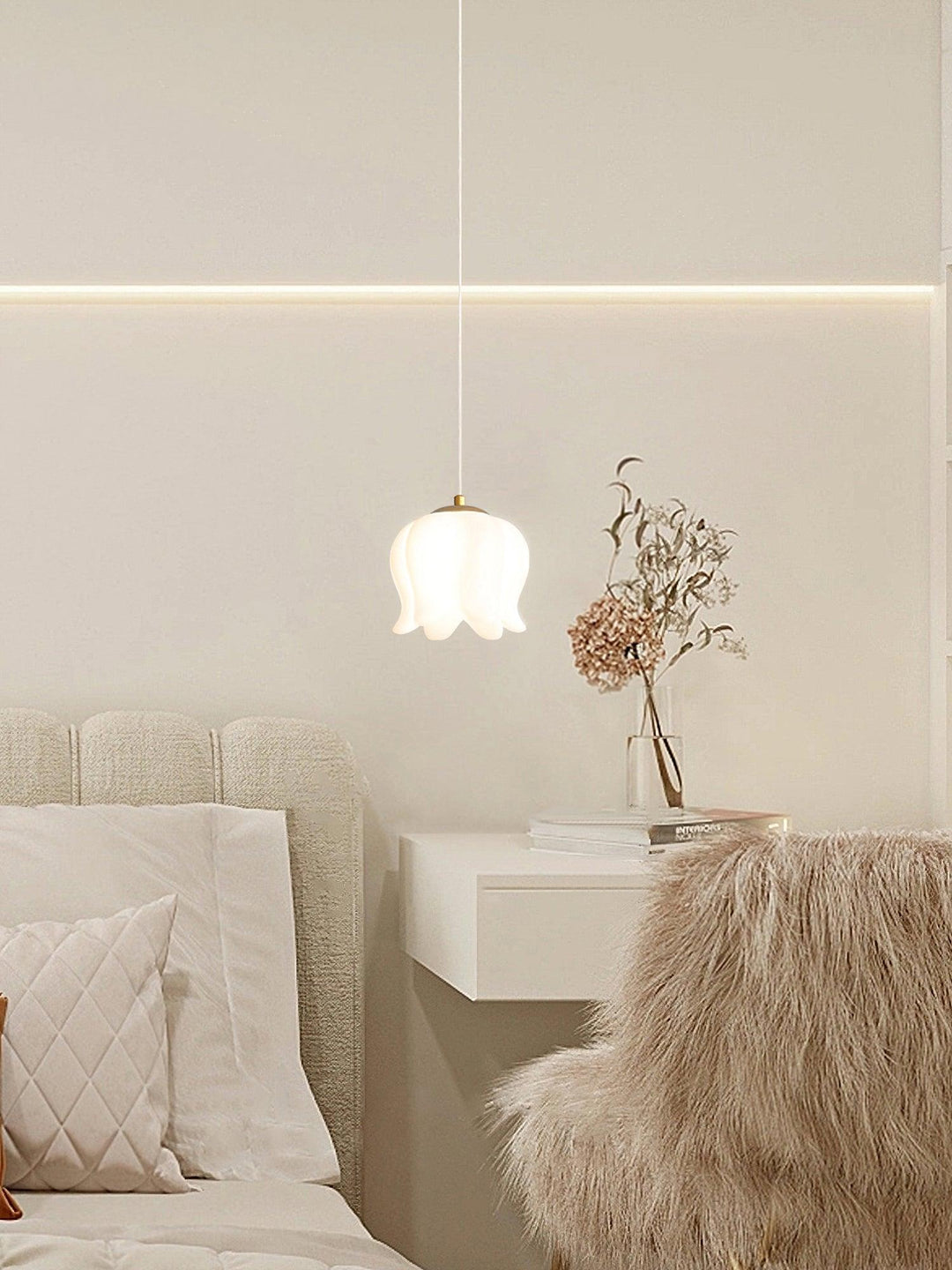 Elegancka Lampa Wisząca z Kwiatowym Motywem