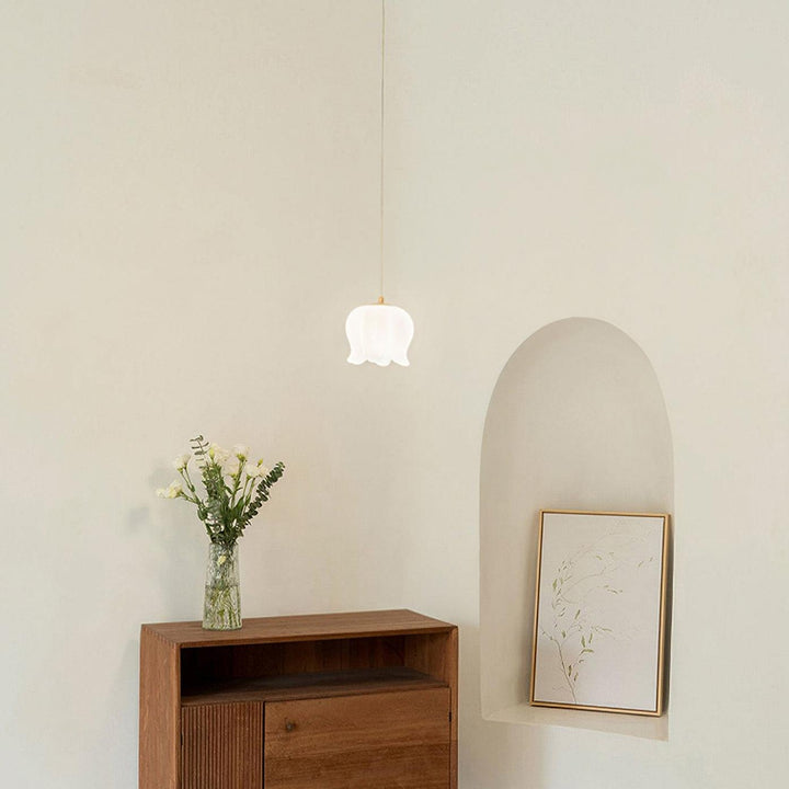 Elegancka Lampa Wisząca z Kwiatowym Motywem