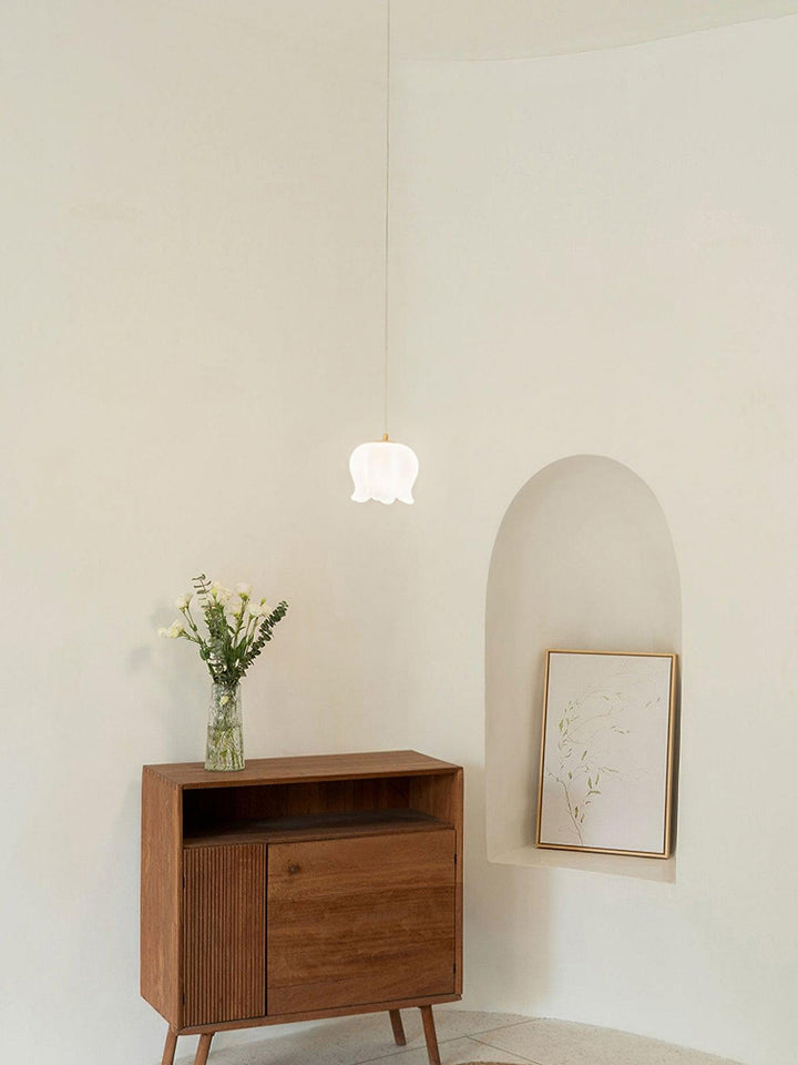Elegancka Lampa Wisząca z Kwiatowym Motywem