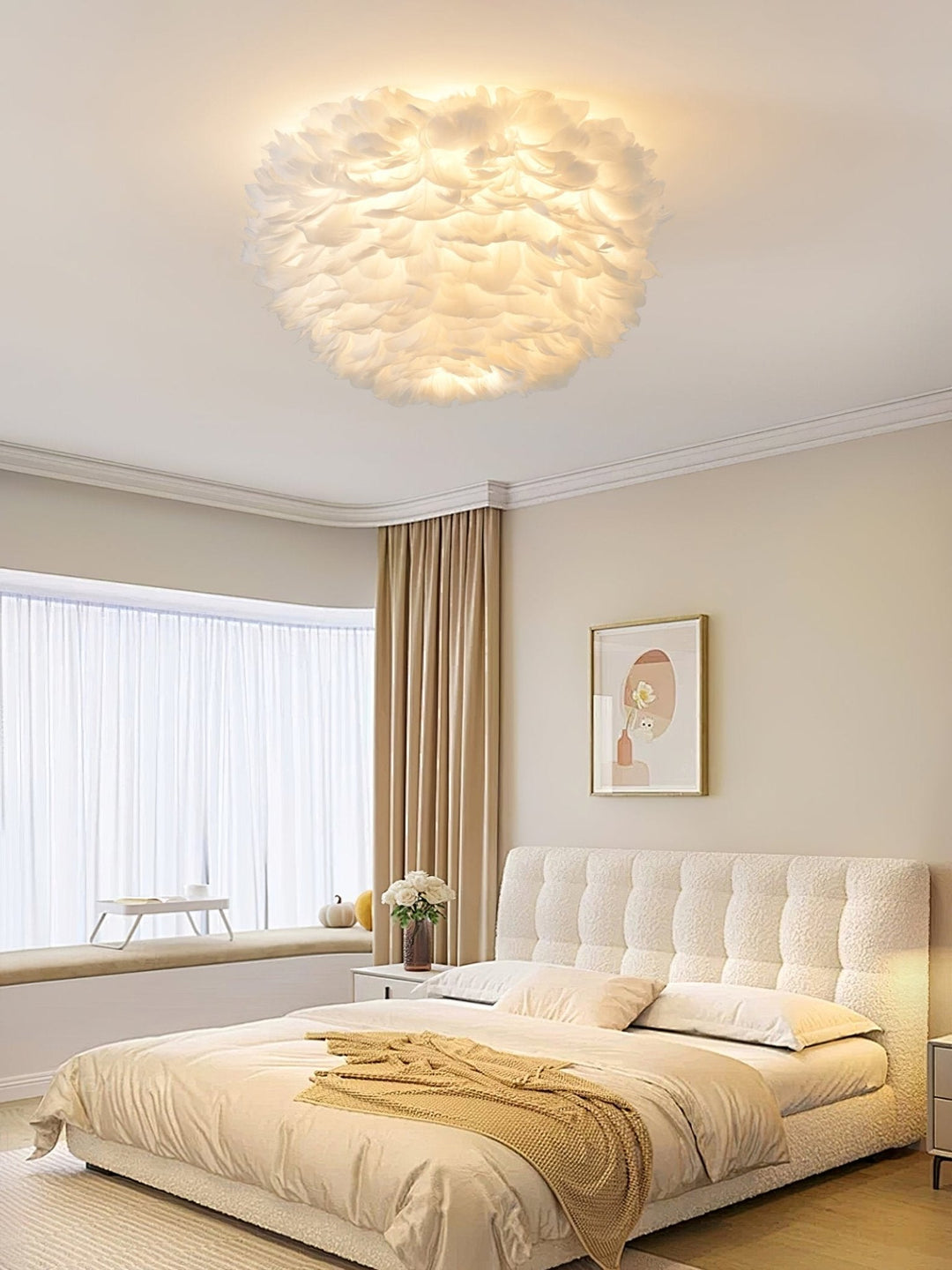 Lampa sufitowa z piórami