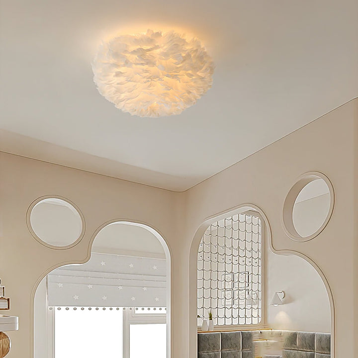 Lampa sufitowa z piórami