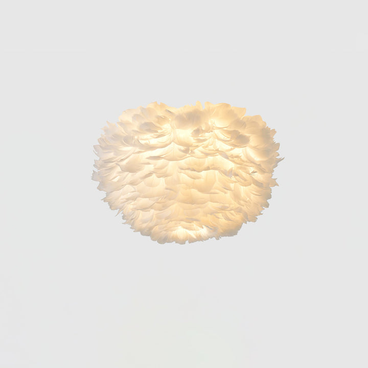 Lampa sufitowa z piórami