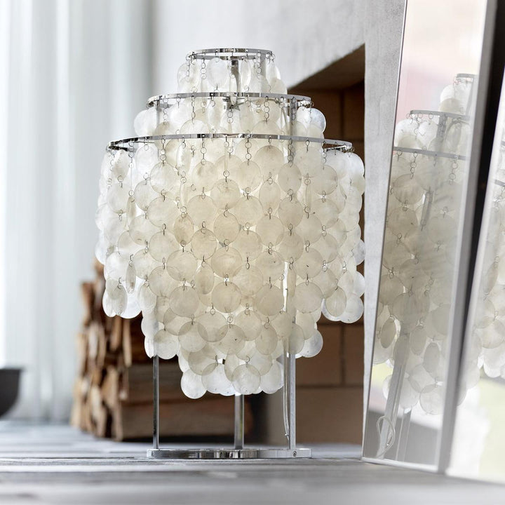 Lampa stołowa z muszli