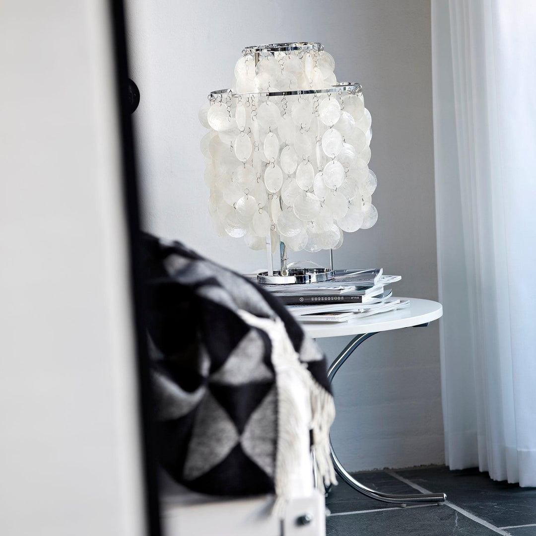Lampa stołowa z muszli