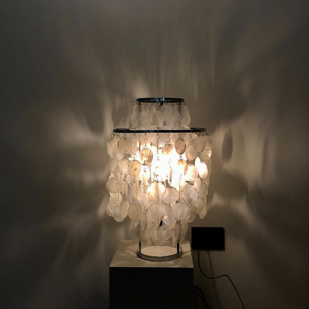 Lampa stołowa z muszli