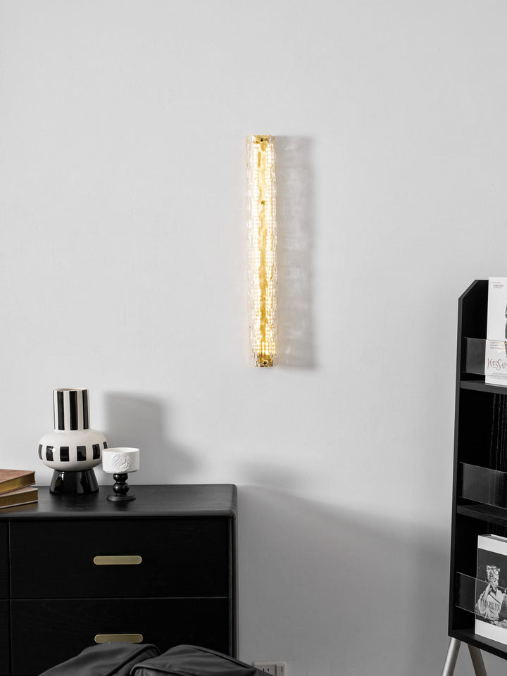 Lampa ścienna w stylu artystycznym