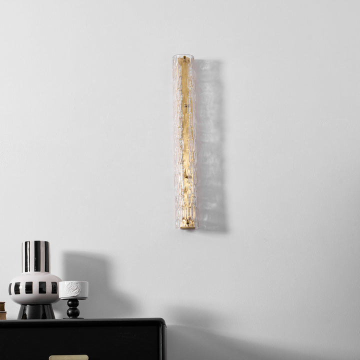 Lampa ścienna w stylu artystycznym