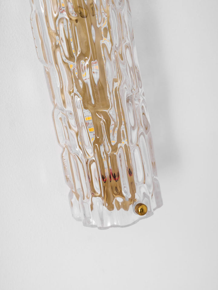 Lampa ścienna w stylu artystycznym