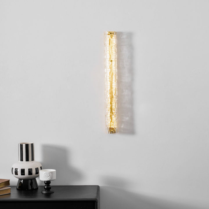 Lampa ścienna w stylu artystycznym