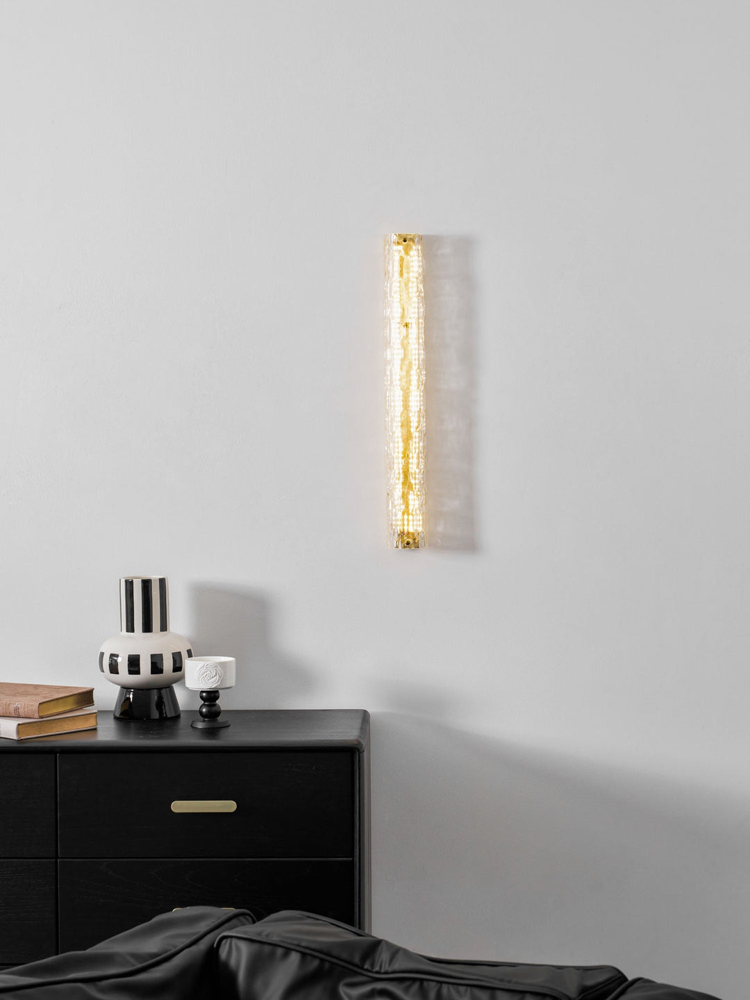 Lampa ścienna w stylu artystycznym