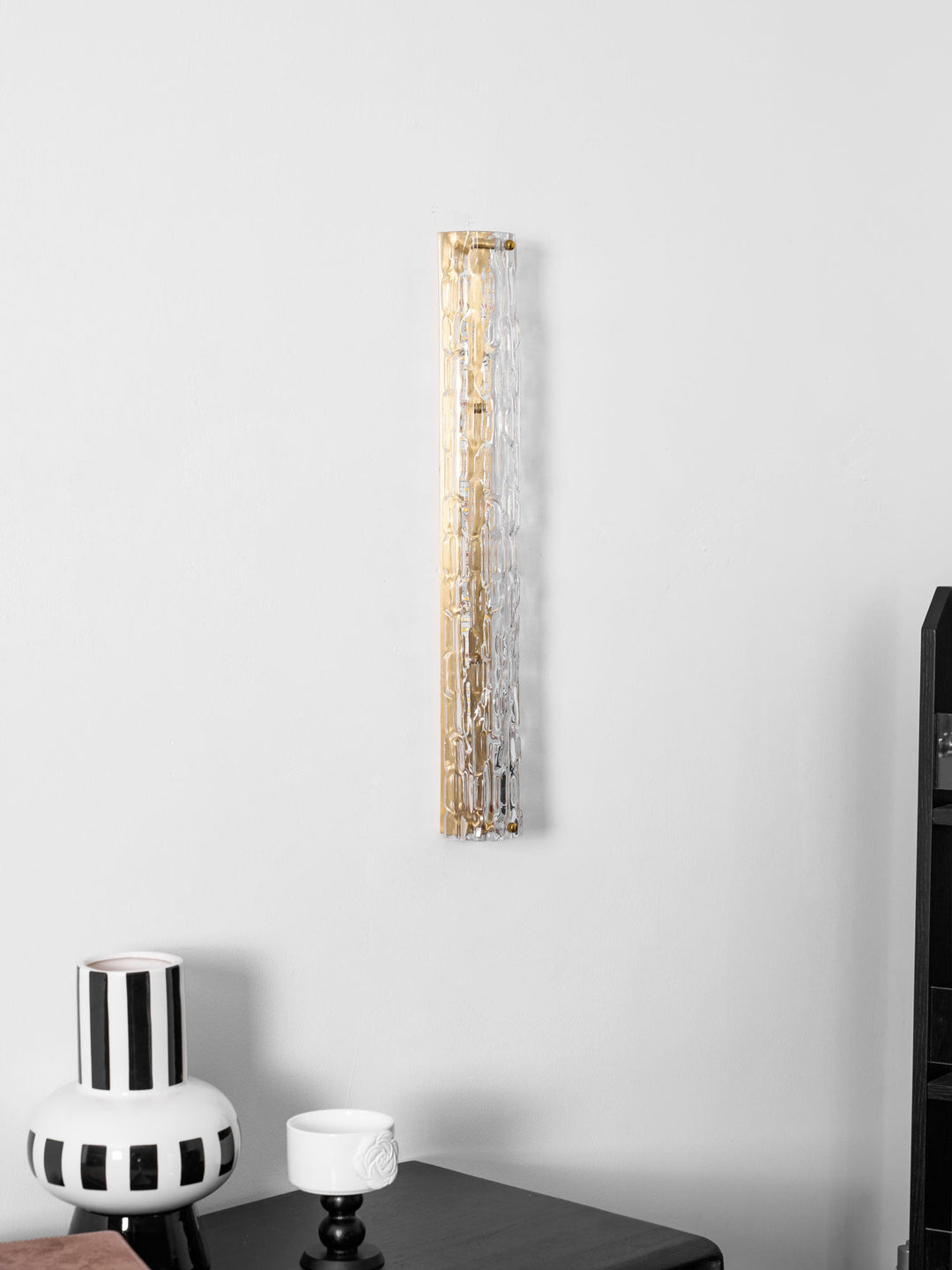 Lampa ścienna w stylu artystycznym
