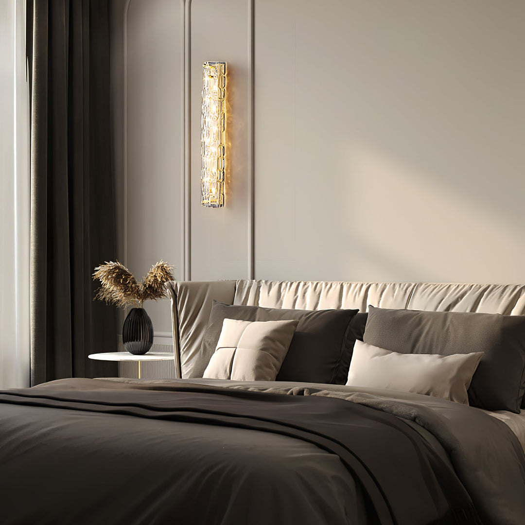 Lampa ścienna w stylu artystycznym