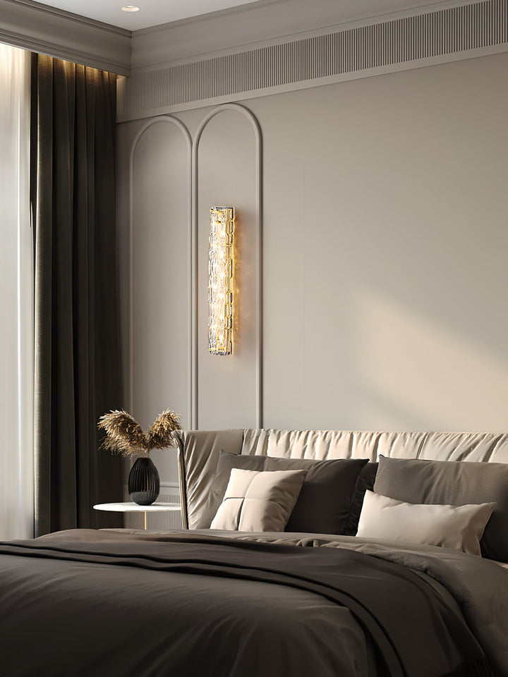 Lampa ścienna w stylu artystycznym