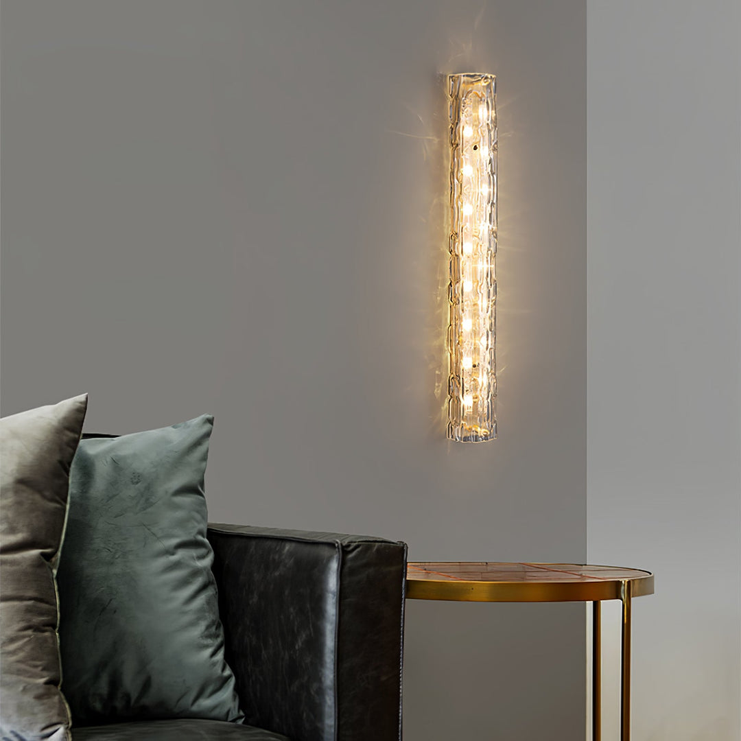 Lampa ścienna w stylu artystycznym