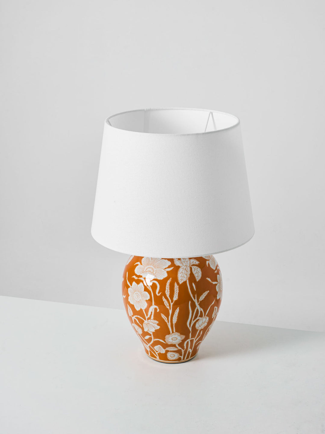 Kwiatowa ceramiczna lampa stołowa