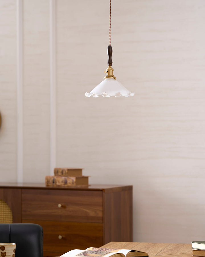 Lampa wisząca w kształcie płatków kwiatów