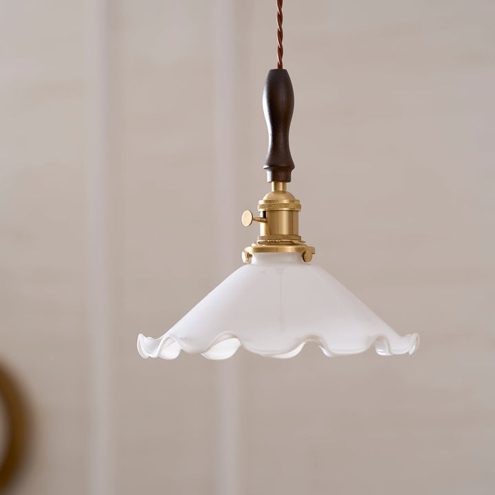 Lampa wisząca w kształcie płatków kwiatów