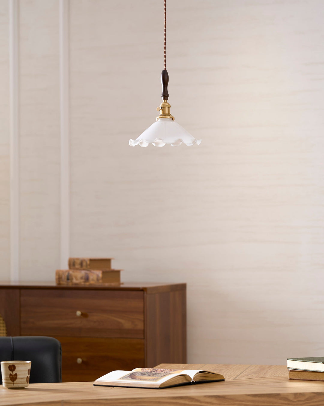 Lampa wisząca w kształcie płatków kwiatów