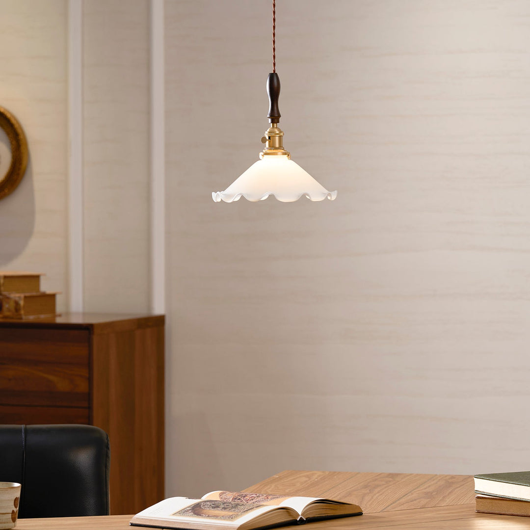 Lampa wisząca w kształcie płatków kwiatów