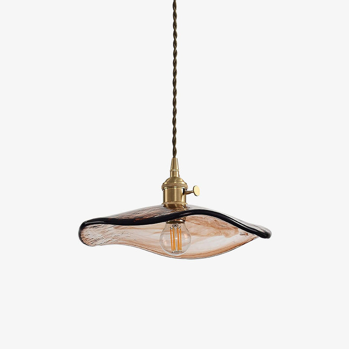 Lampa wisząca ze szklanymi płatkami kwiatu