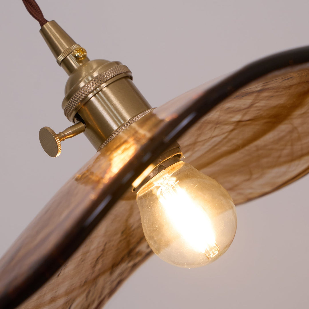 Lampa wisząca ze szklanym kloszem w kształcie płatków kwiatów