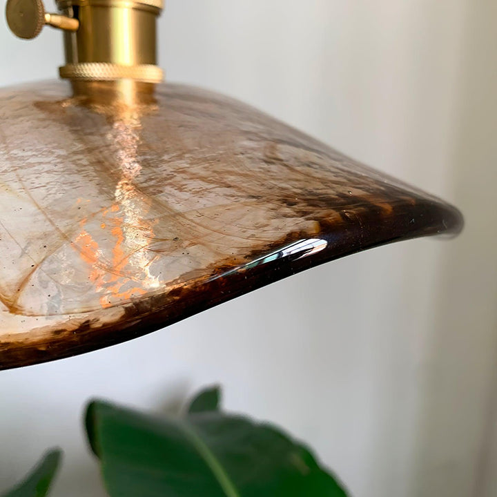 Lampa wisząca ze szklanym kloszem w kształcie płatków kwiatów