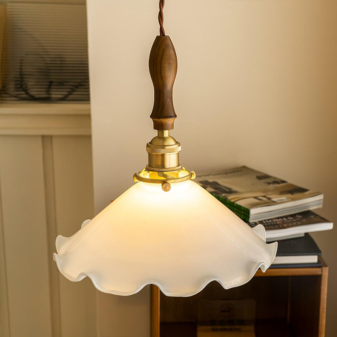 Lampa wisząca w kształcie płatków kwiatów