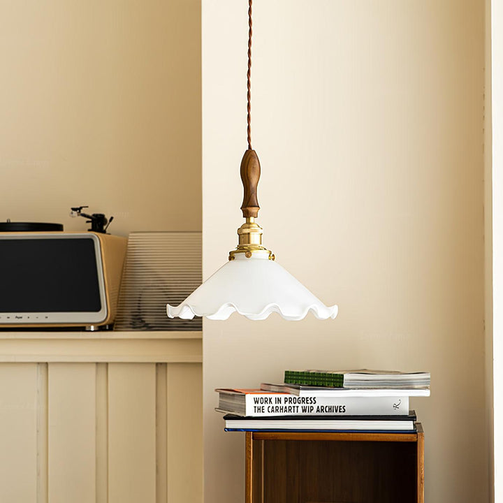 Lampa wisząca w kształcie płatków kwiatów