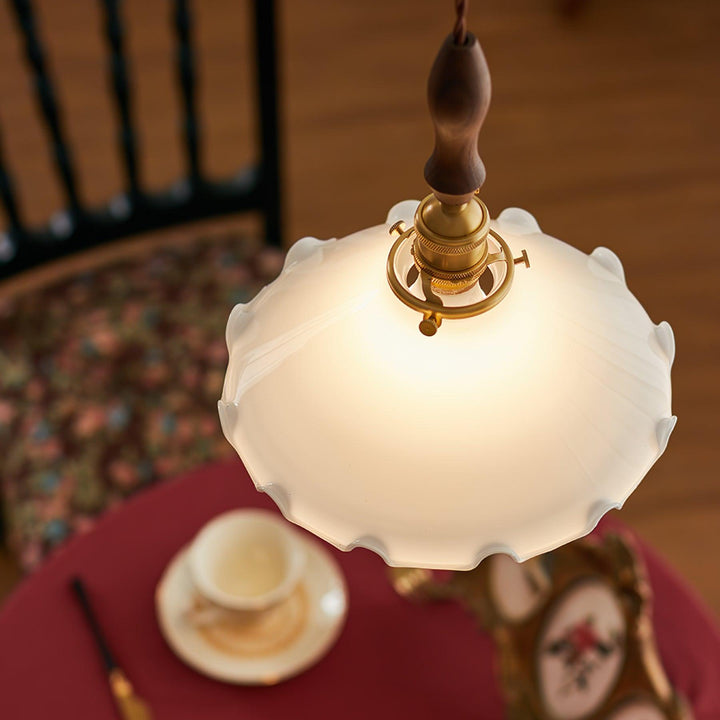 Lampa wisząca w kształcie płatków kwiatów
