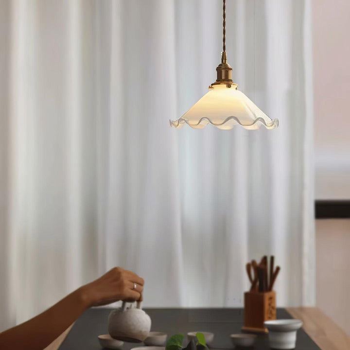 Lampa wisząca w kształcie płatków kwiatów