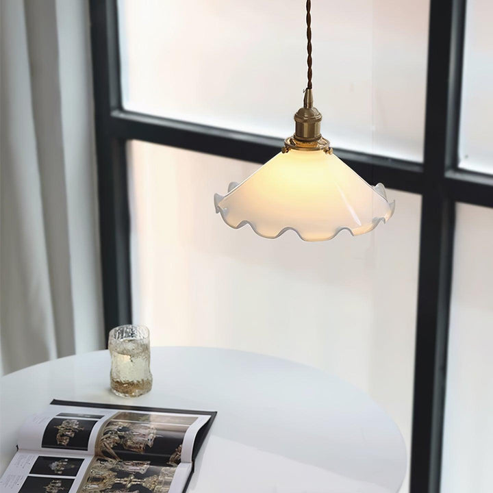 Lampa wisząca w kształcie płatków kwiatów