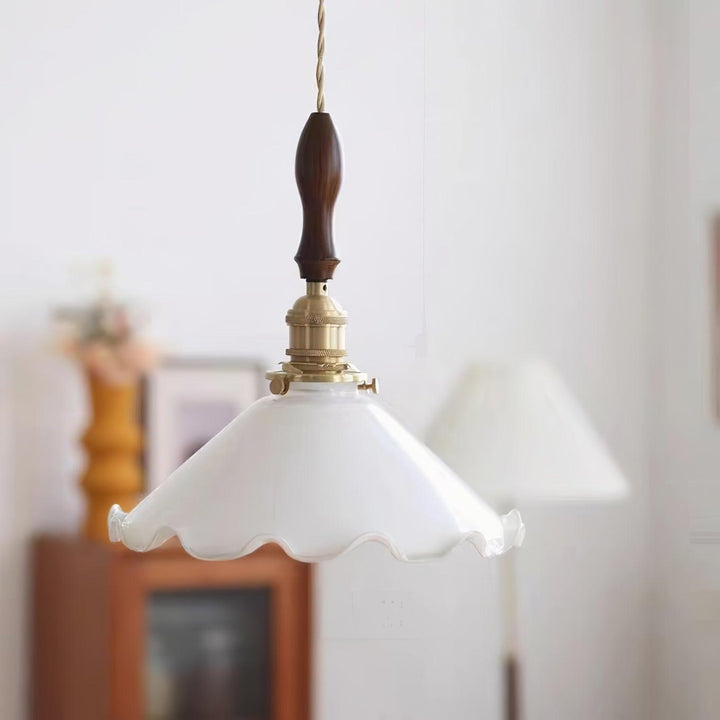 Lampa wisząca w kształcie płatków kwiatów