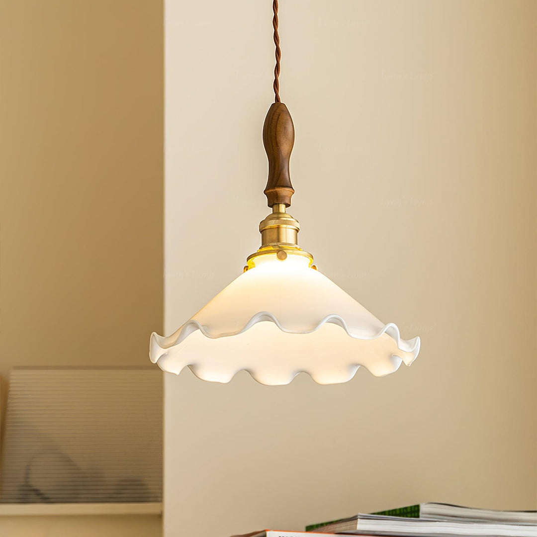 Lampa wisząca w kształcie płatków kwiatów