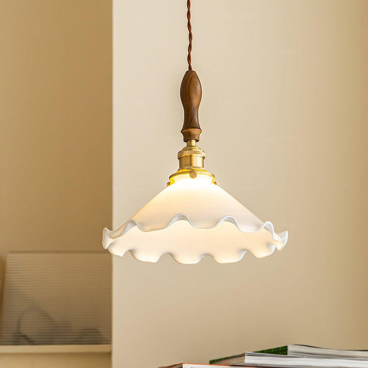 Lampa wisząca w kształcie płatków kwiatów