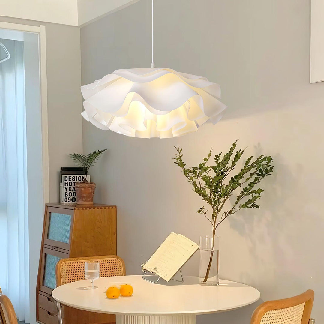 Lampa Wisząca w Kształcie Kwiatu, Biała