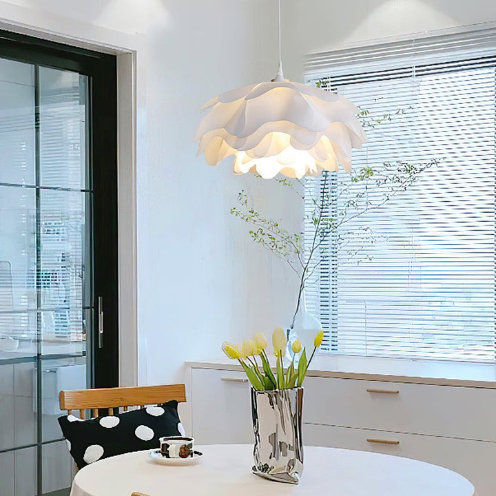 Lampa Wisząca w Kształcie Kwiatu, Biała