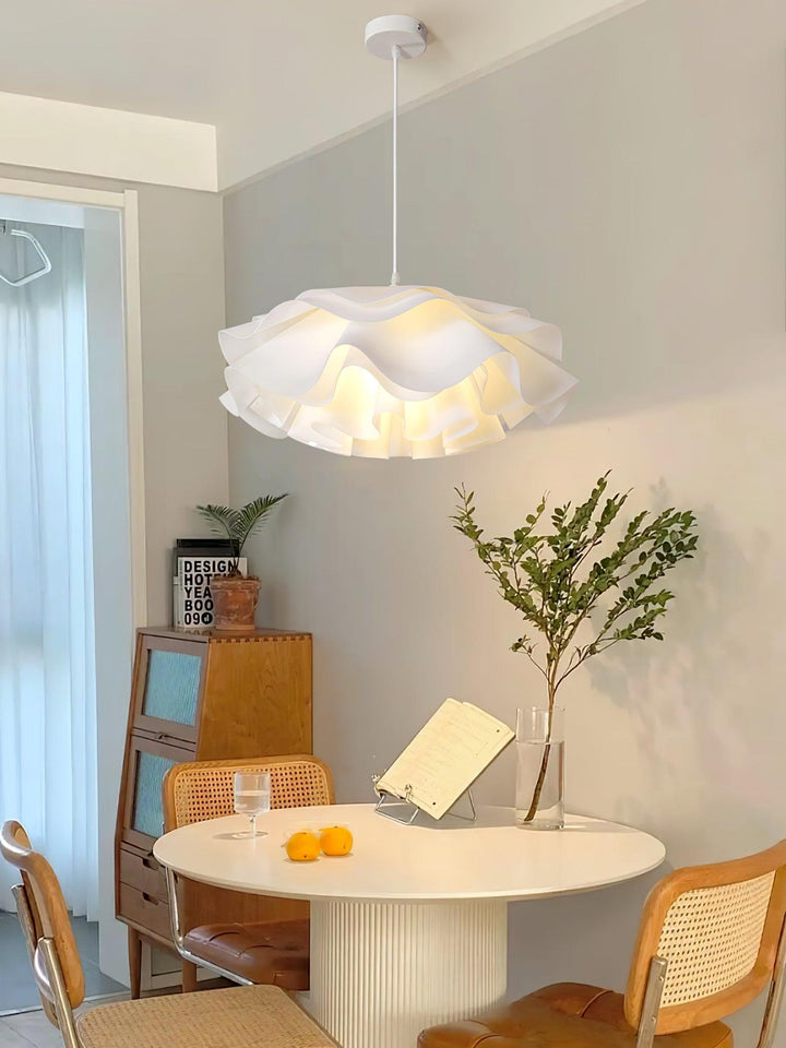 Lampa Wisząca w Kształcie Kwiatu, Biała
