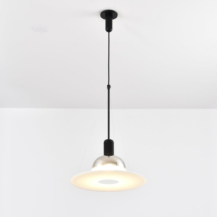 Lampa wisząca w kształcie latającego talerza