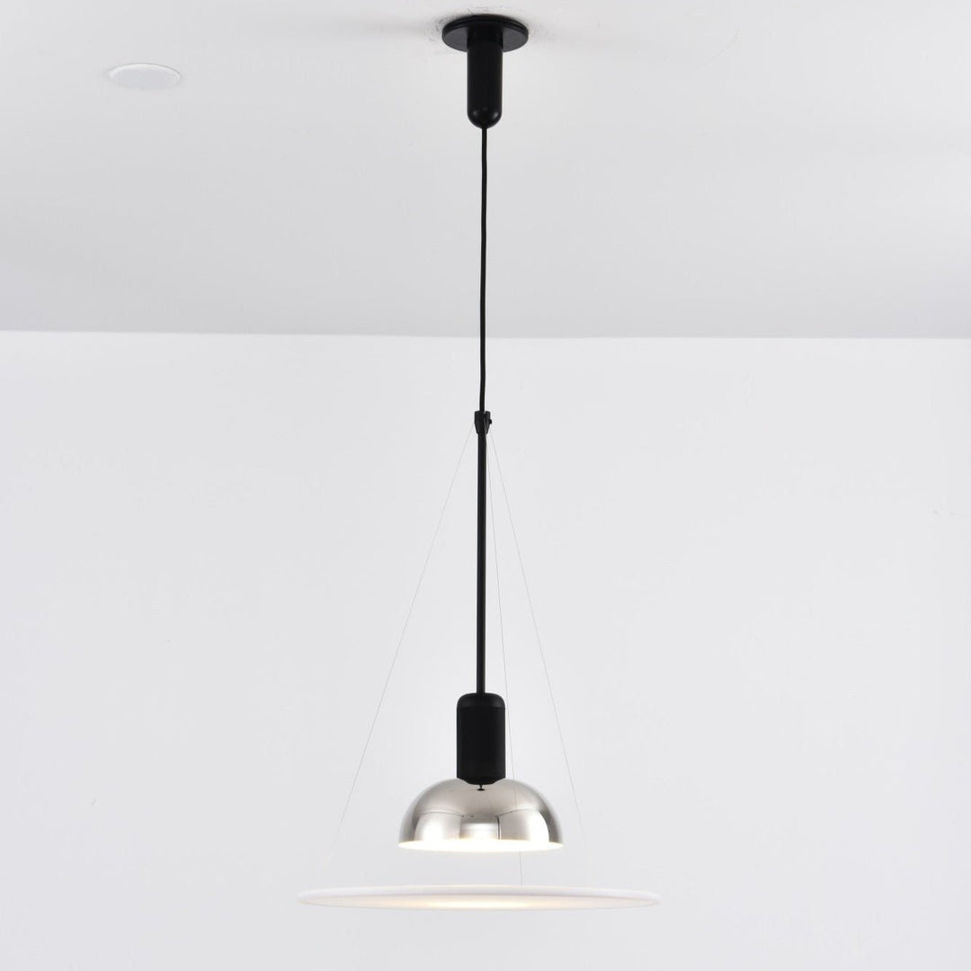 Lampa wisząca w kształcie latającego talerza