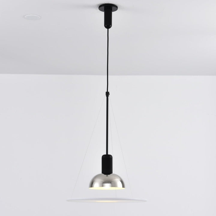 Lampa wisząca w kształcie latającego talerza