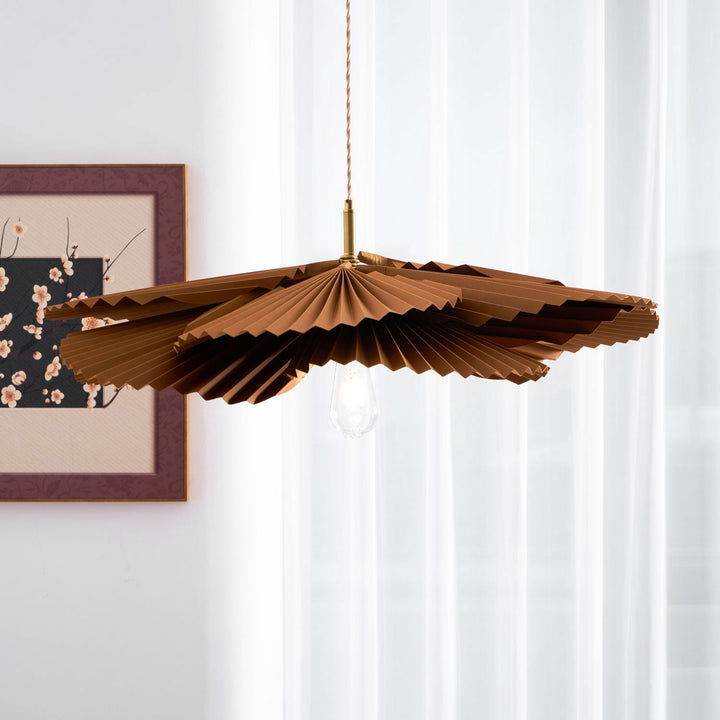 Lampa wisząca z liści lotosu w formie złożonej