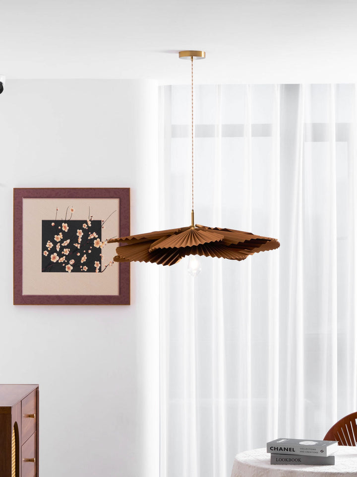 Lampa wisząca z liści lotosu w formie złożonej