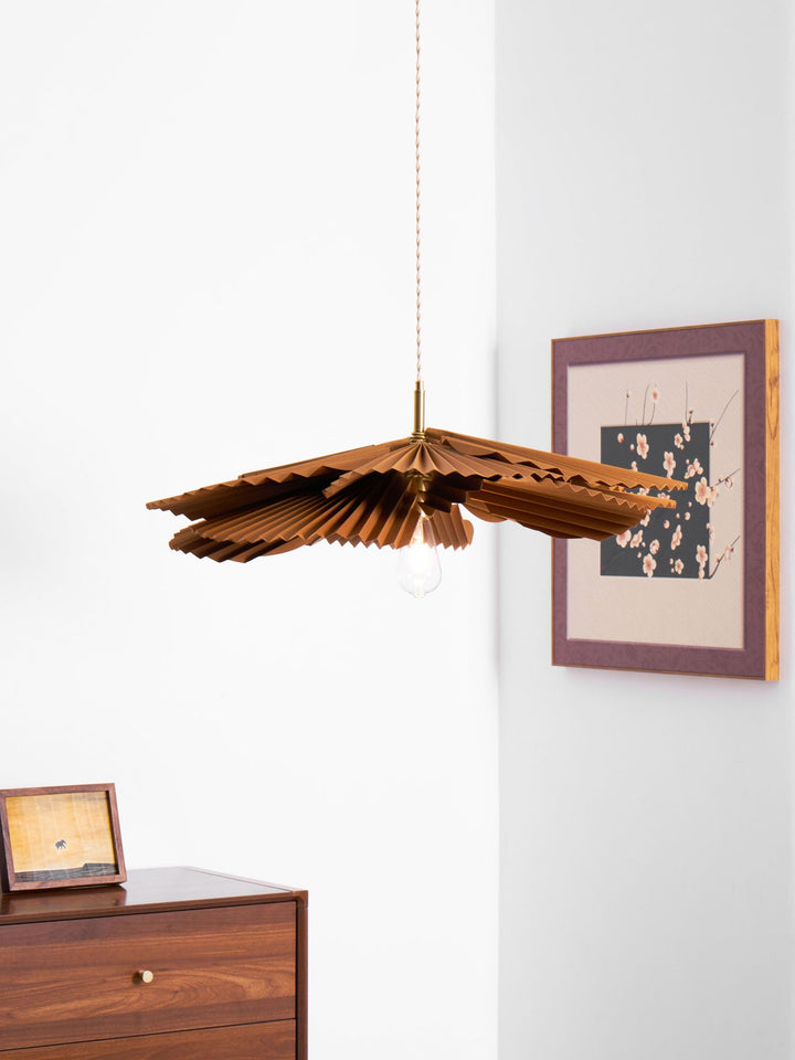 Lampa wisząca z liści lotosu w formie złożonej