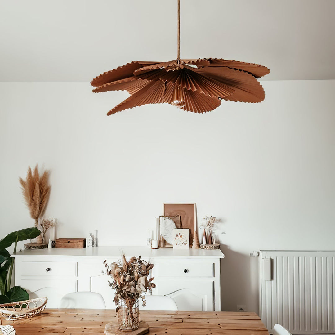 Lampa wisząca z liści lotosu w formie złożonej