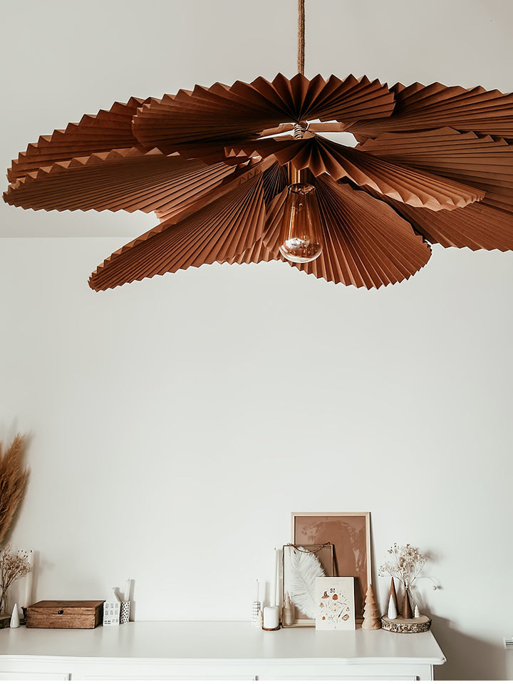 Lampa wisząca z liści lotosu w formie złożonej