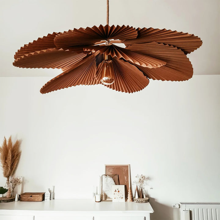 Lampa wisząca z liści lotosu w formie złożonej